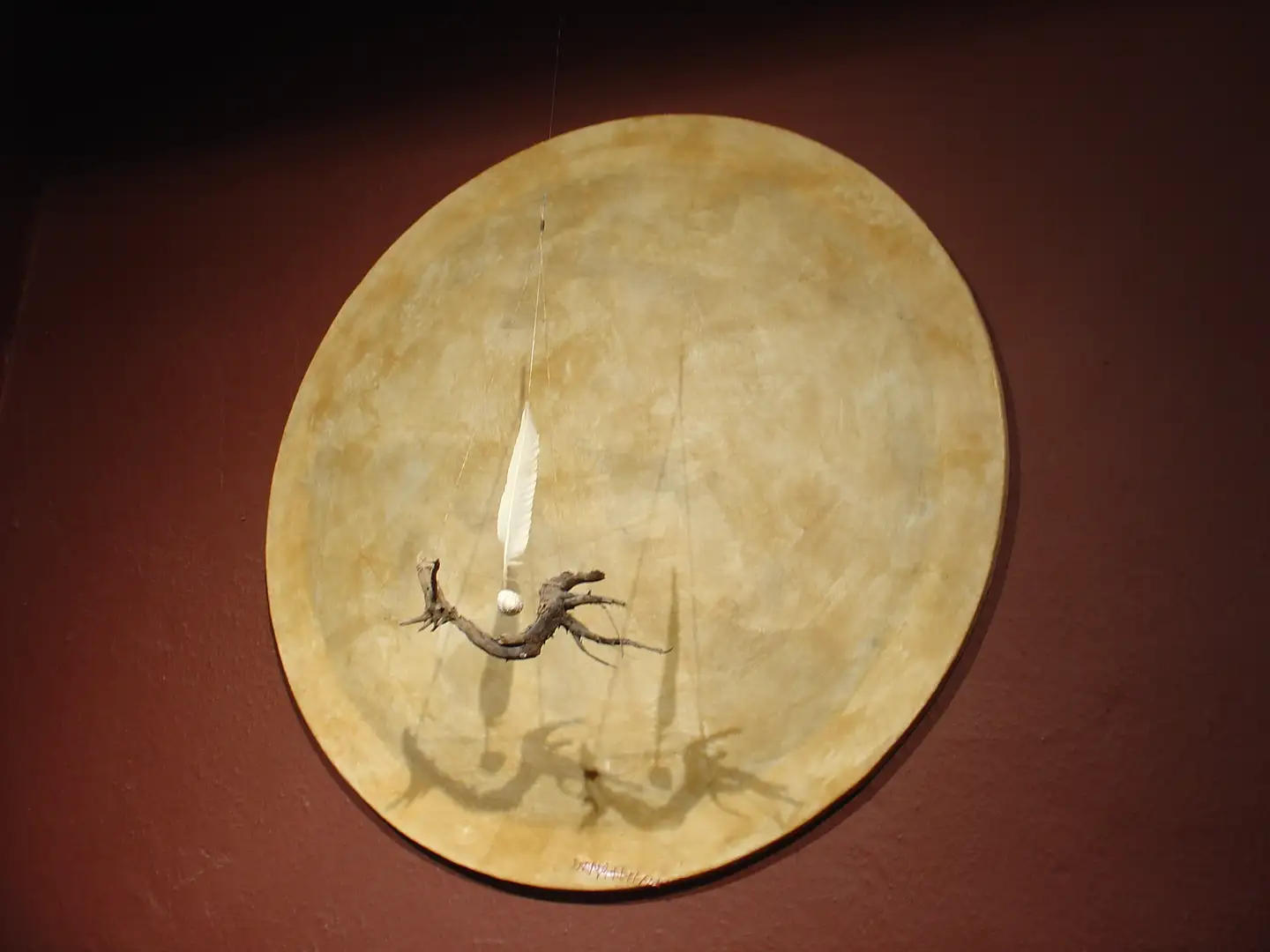 FS_Mapamundi_y_Velero_2_(2009)_75cmDiametro_Tela_Raiz_pluma_caracol